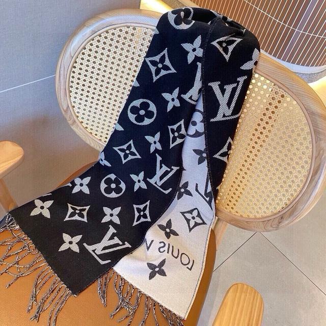 LV Scarf-101